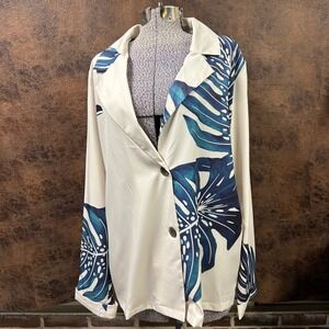 NWT Mulla button down blouse or top‎ in a cream and blue Hawaiian palm pattern
